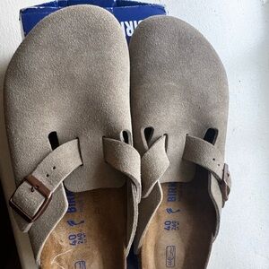 Birkenstock Taupe Suede Clogs size 40 ( US 9.5)
